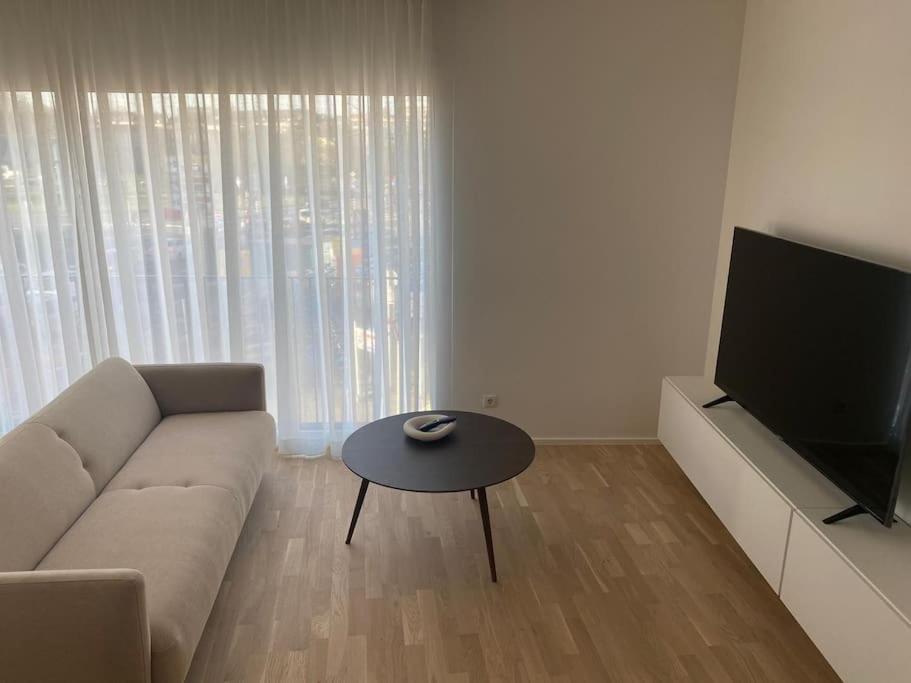 New Spacious Two Bedroom Center With Parking, Near Public Transport Luxembourg Extérieur photo