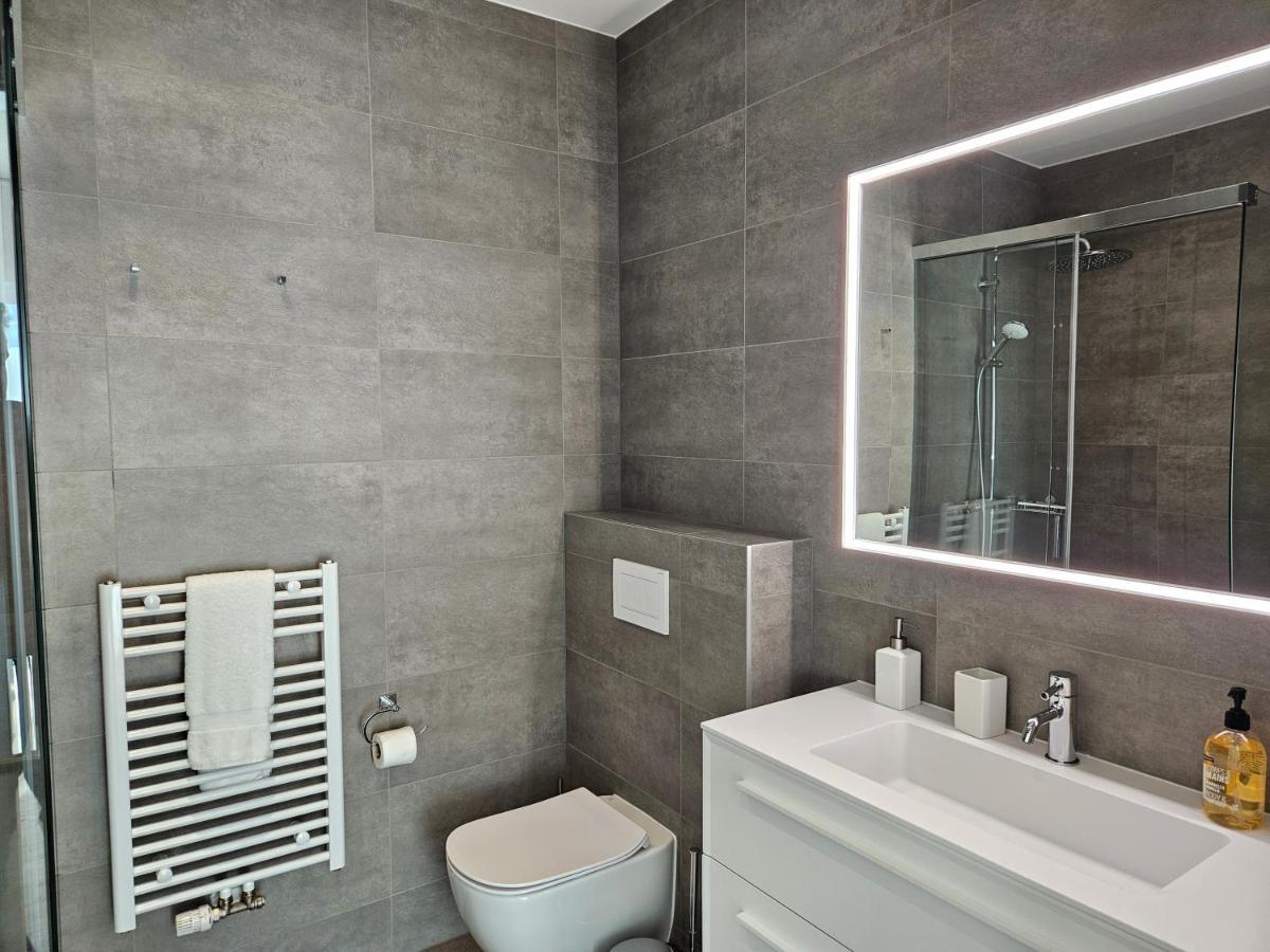 New Spacious Two Bedroom Center With Parking, Near Public Transport Luxembourg Extérieur photo